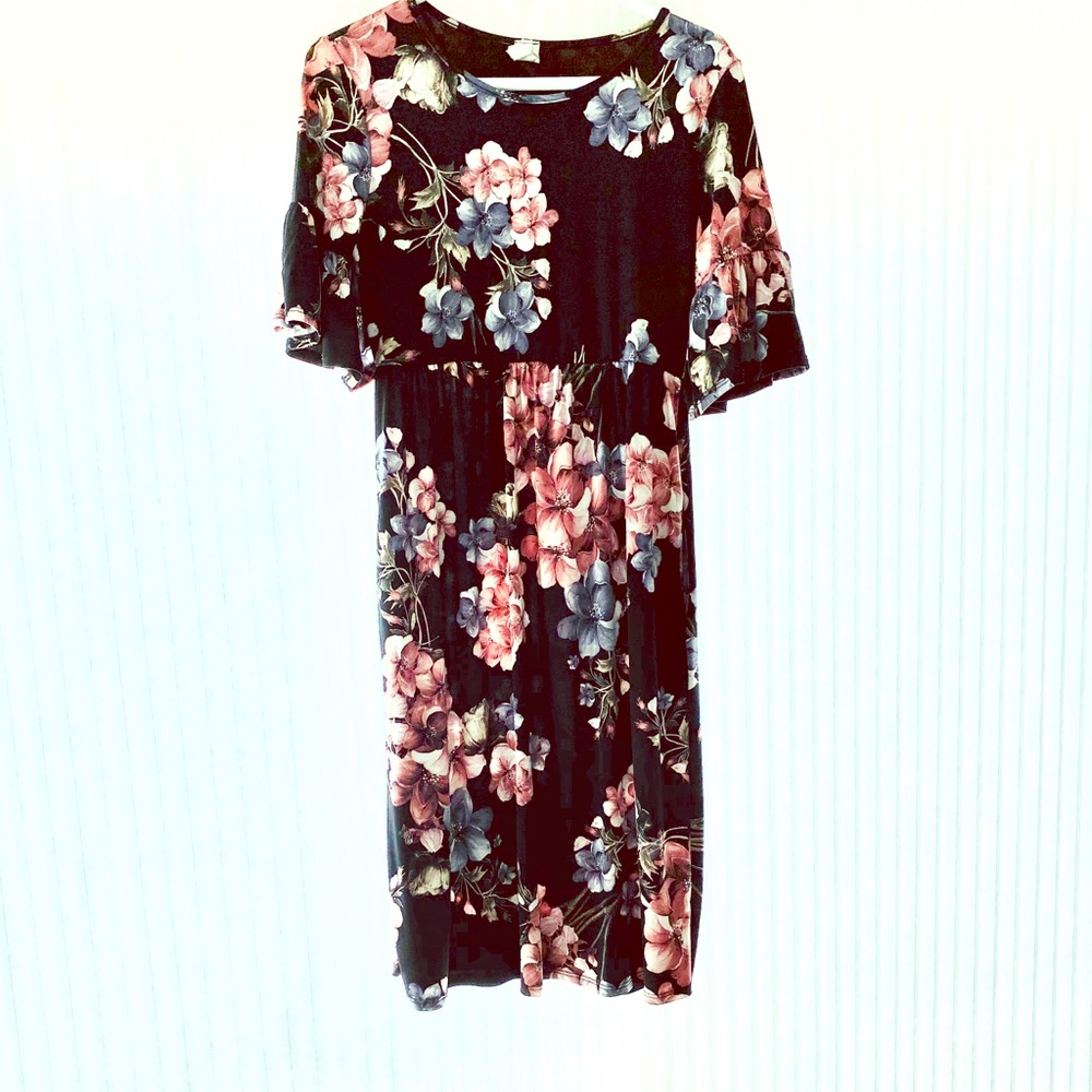 Pink Blush Maternity Size Medium Midi Floral Dress